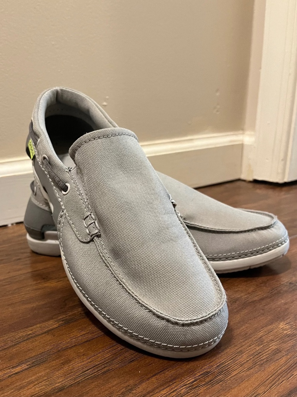 CROCS Slip-On Loafers in light gray Men’s 7 women's 9